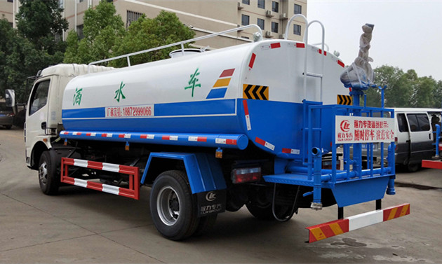 ������ˮ܇��8����ˮ܇�r�񣬖|�L���𿨞�ˮ܇����-��������